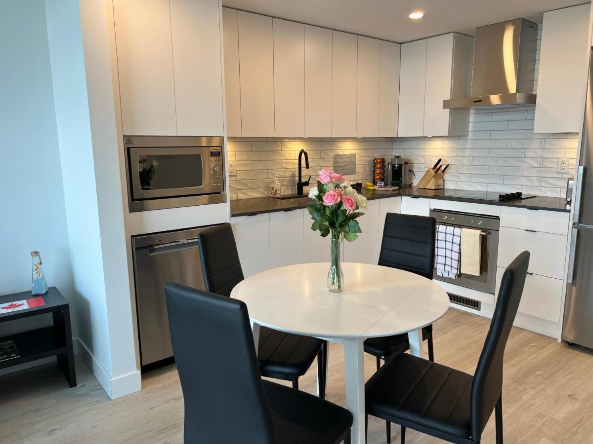 Amazing Brand New Lakeview Condo Downtown Kelowna Exterior foto