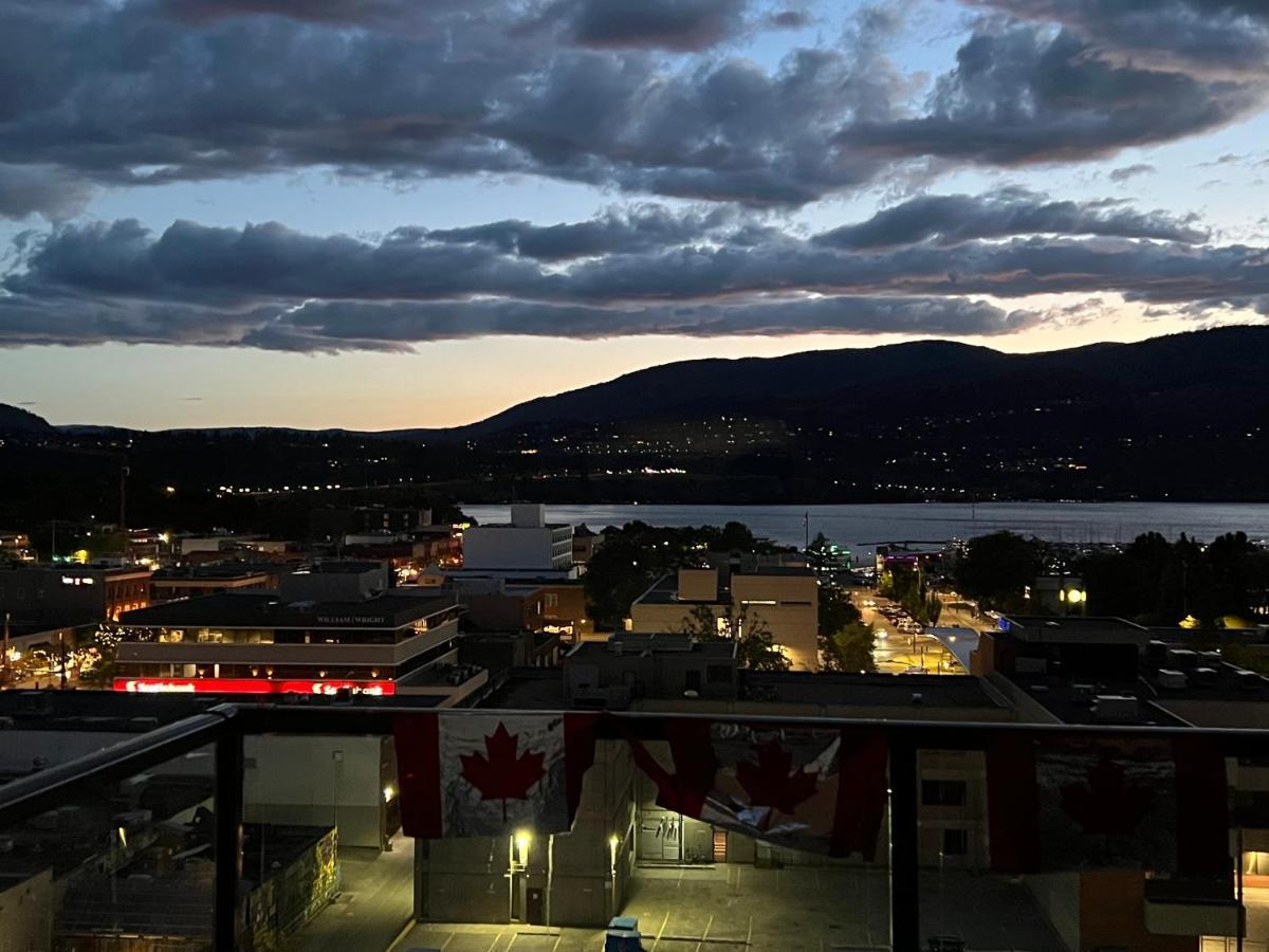 Amazing Brand New Lakeview Condo Downtown Kelowna Exterior foto