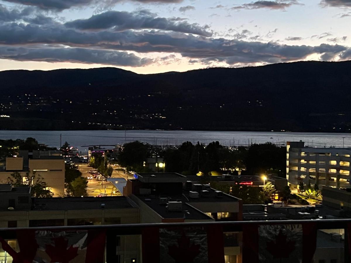 Amazing Brand New Lakeview Condo Downtown Kelowna Exterior foto