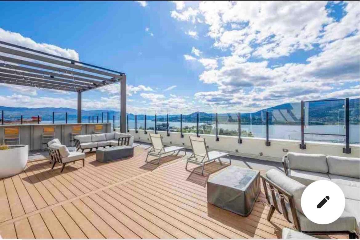 Amazing Brand New Lakeview Condo Downtown Kelowna Exterior foto